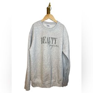 💥 3/$20- Gray round neck sweater size S Beauty Magicians